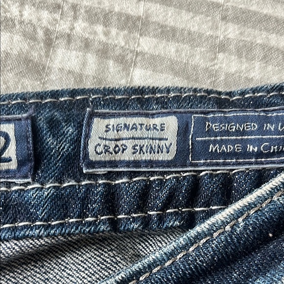 Women's Miss Me Blue Jeans - Picture 4 of 11